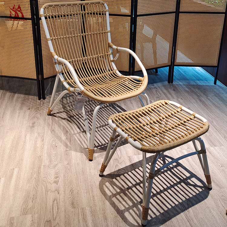 Chaise rọgbọkú Ita gbangba Irin Furniture Patio Sintetiki Rattan okun Weaving Recliner Pẹlu Ottoman Fun Ọgba Poolside Beach (4)